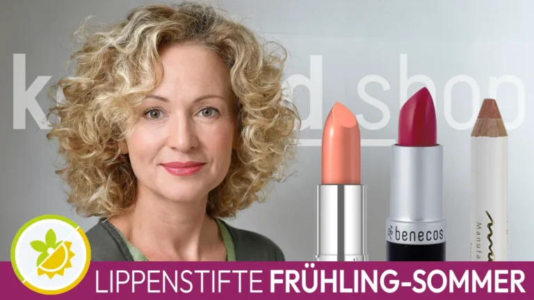 The portrait of a woman with blonde hair and the typical facial features of a spring-summer type next to three lipsticks in matching colours. In front is the Komood symbol for the spring-summer colour type and the inscription "Lipsticks spring-summer".