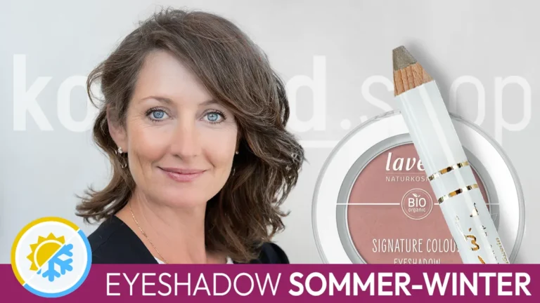 the portrait of a woman with ash-brown hair and the typical facial features of a summer-winter type next to two eyeshadows in suitable colours in front of the Komood symbol for the summer-winter colour type and the inscription Eyeshadow Summer-Winter